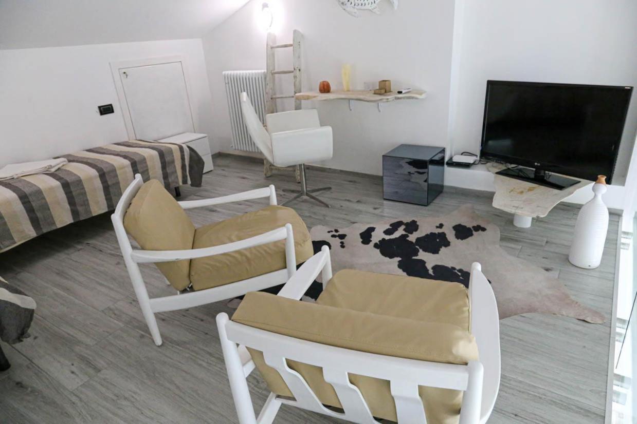 Le Coccinelle Home A เลียร์นา ภายนอก รูปภาพ